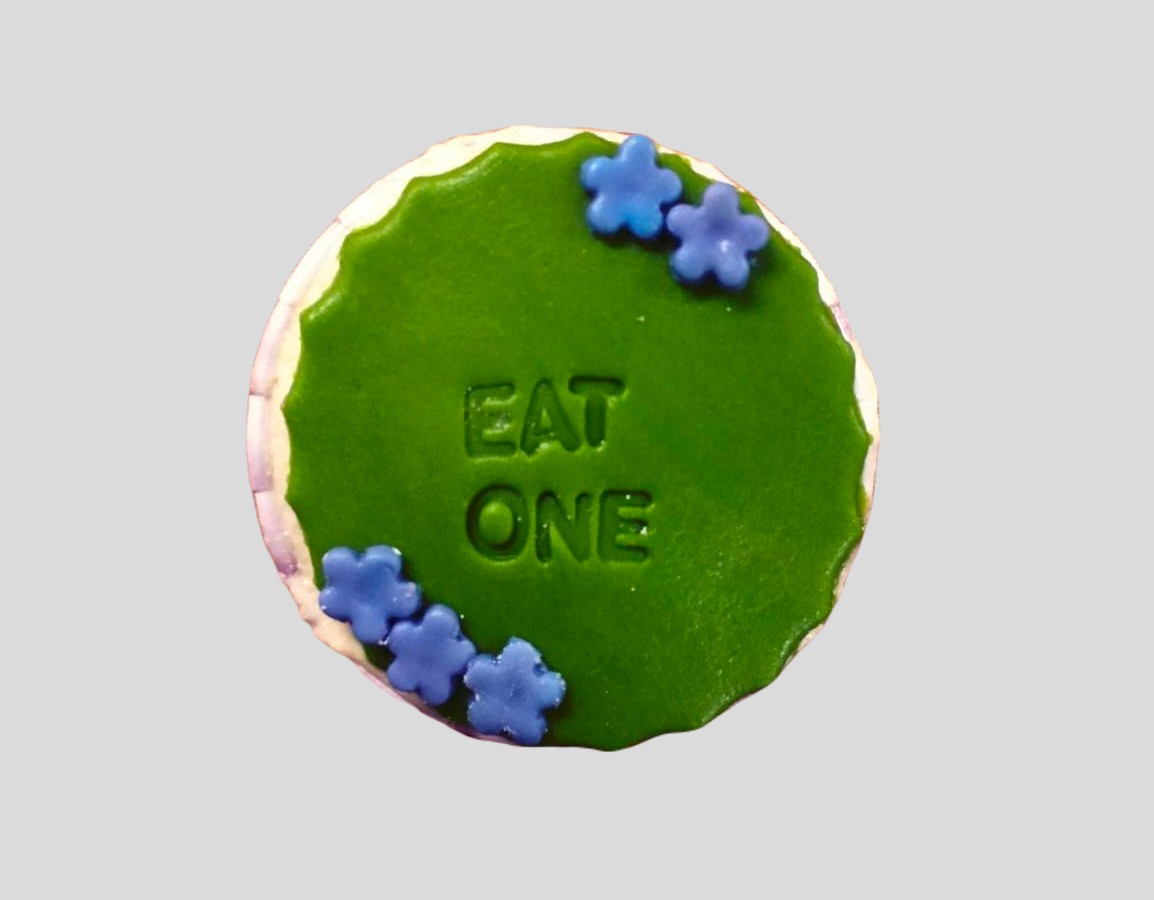 Alice in Wonderland Eat Me Cupcakes Singapore view 1
